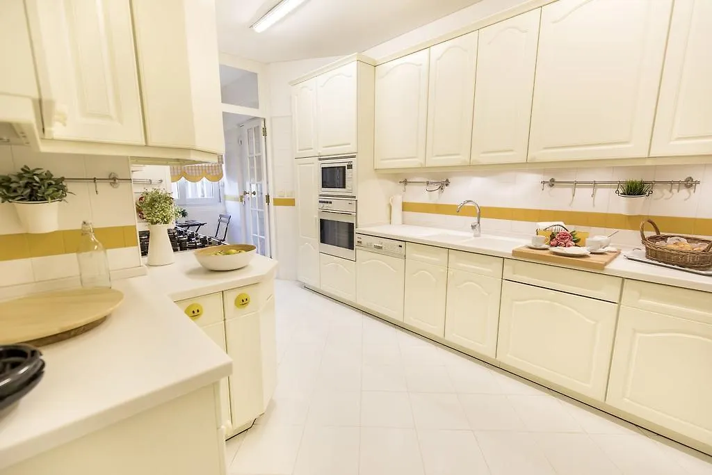 Lovelystay - Campo Pequeno Charming Apartment Lisbon