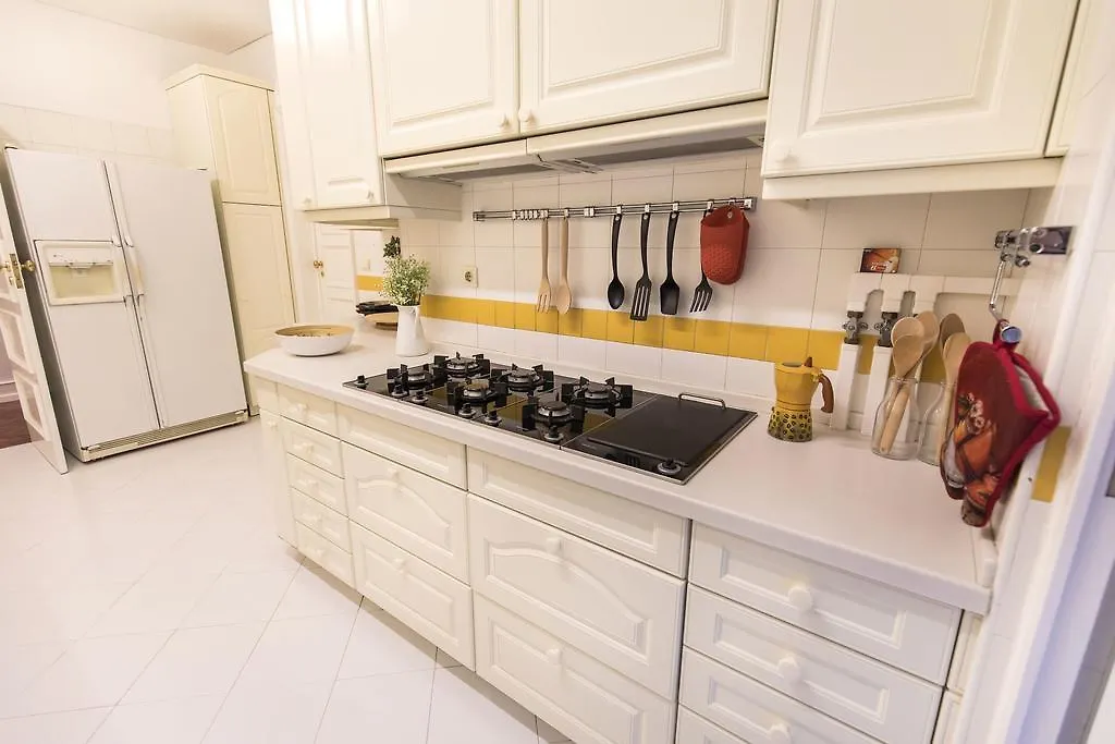 Lovelystay - Campo Pequeno Charming Apartment Lisbon