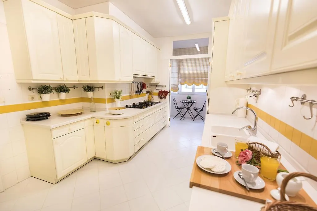 Lovelystay - Campo Pequeno Charming Apartment Lisboa
